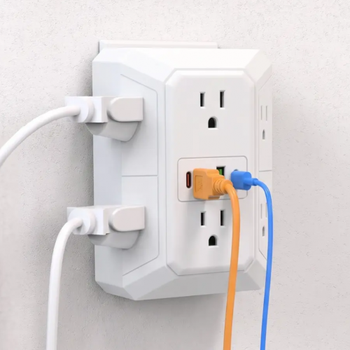Tomacorriente con 6 tomas, 2 USB y 2 tipo C